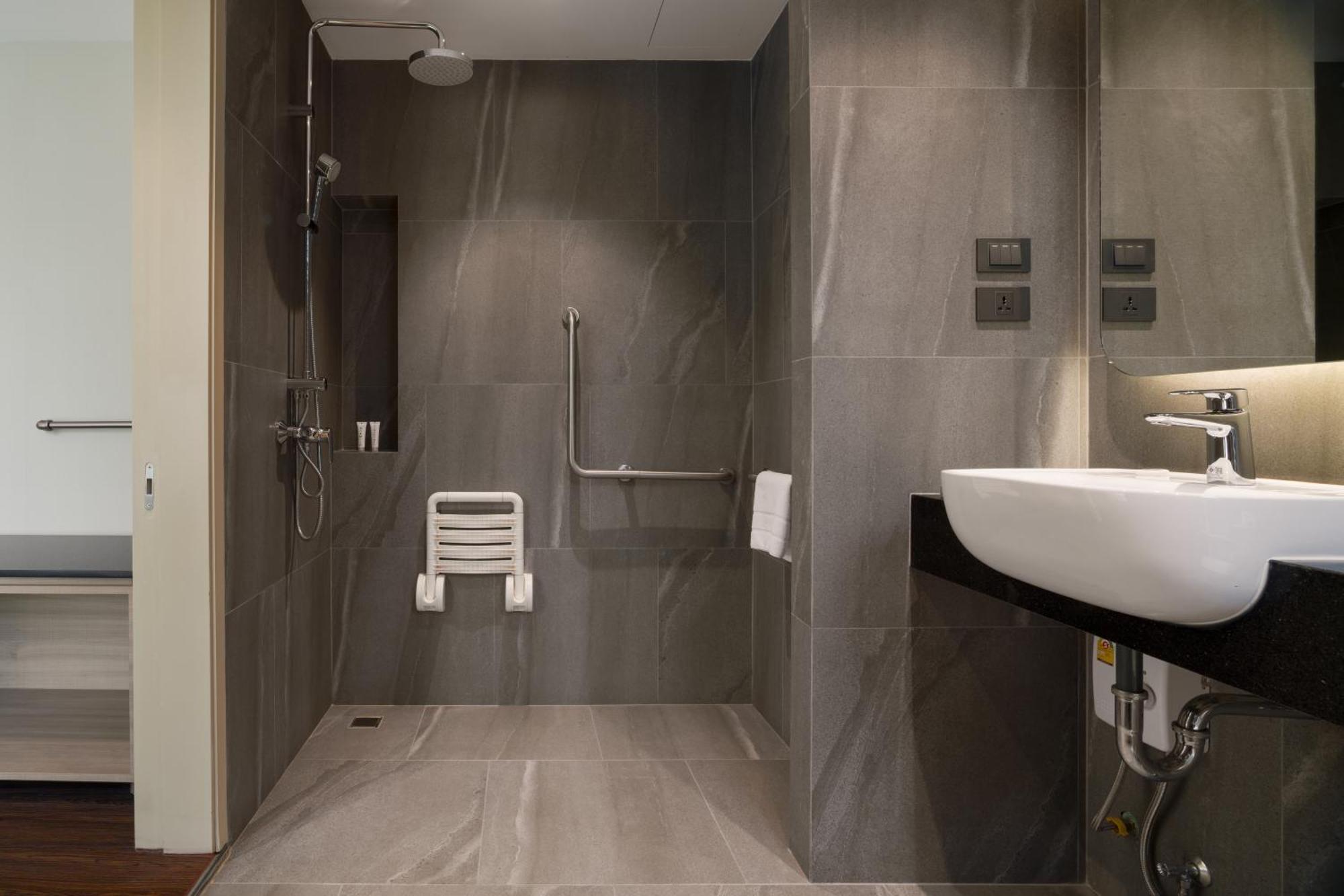 T2 The Portal Sukhumvit Hotel กรุงเทพมหานคร ภายนอก รูปภาพ